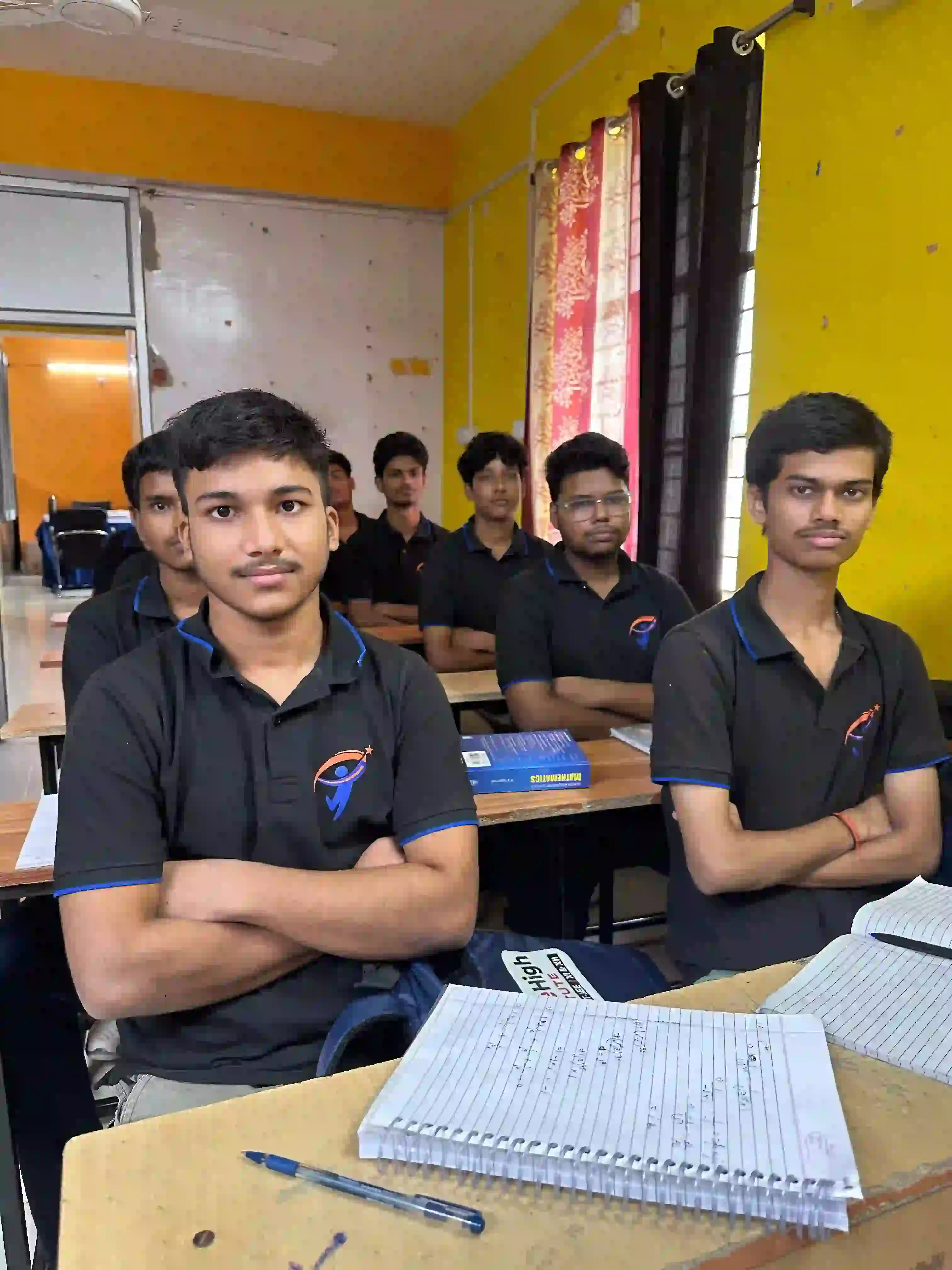 Students participating in a doubt clearance session at Score High Institute